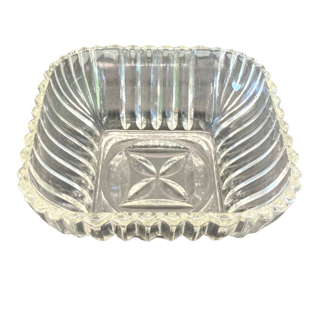 Vintage Clear Glass Decorative Serving Bowl Candy Dish 6.25" Across